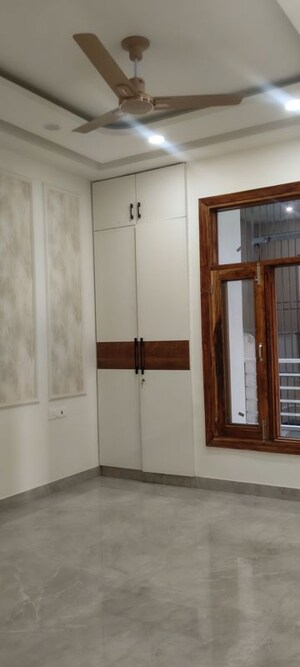 Room in 3 BHK Builder Floor at Sector 81 – for Sale
