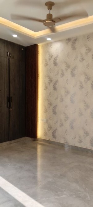 Room in 3 BHK Builder Floor at Sector 81 – for Sale