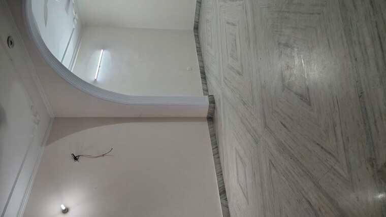 Bathroom, noida central 6+ Bedroom 411 Sq.Ft. Villa In Noida Central Noida 10524949