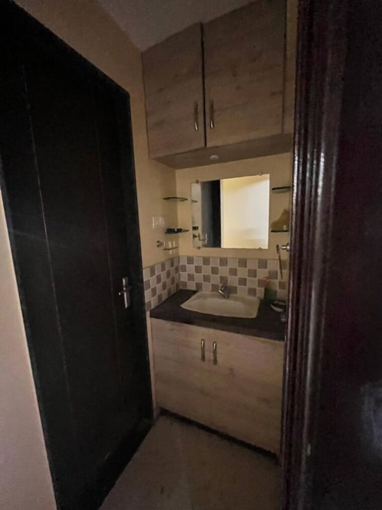 Bathroom, kiran-sankalp 2 Bedroom 1000 Sq.Ft. Apartment In Sus Pune 10524953