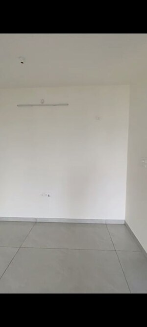 Room in 3 BHK Apartment at Model Colony – for Rent