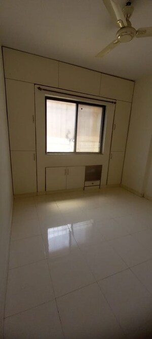 Room in 2 BHK Apartment at Kate Puram Phase II, Pimple Gurav – for Rent