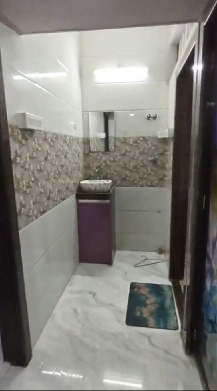 Bathroom, nagari-niwara-chs 1 Bedroom 480 Sq.Ft. Apartment In Goregaon East Mumbai 10524968