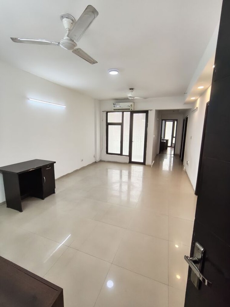 Room, logix-blossom-county 2 Bedroom 945 Sq.Ft. Apartment In Sector 137 Noida 10524967