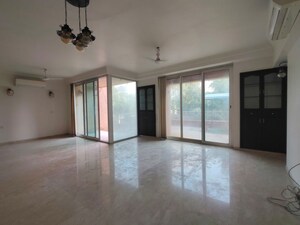 Room in 4 BHK Apartment at Hiranandani Gardens, Powai – for Sale