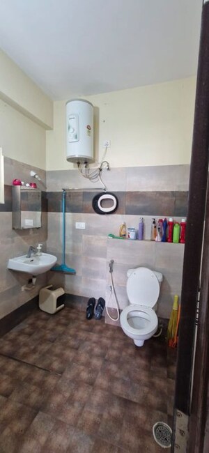 Team Area in 2 BHK Builder Floor at Kondapur – for Rent