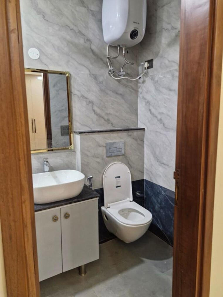 Bathroom, ignou road 1 Bedroom 500 Sq.Ft. Builder Floor In Ignou Road Delhi 10525087