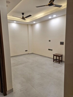 Room in 1 BHK Builder Floor at Ignou Road – for Rent