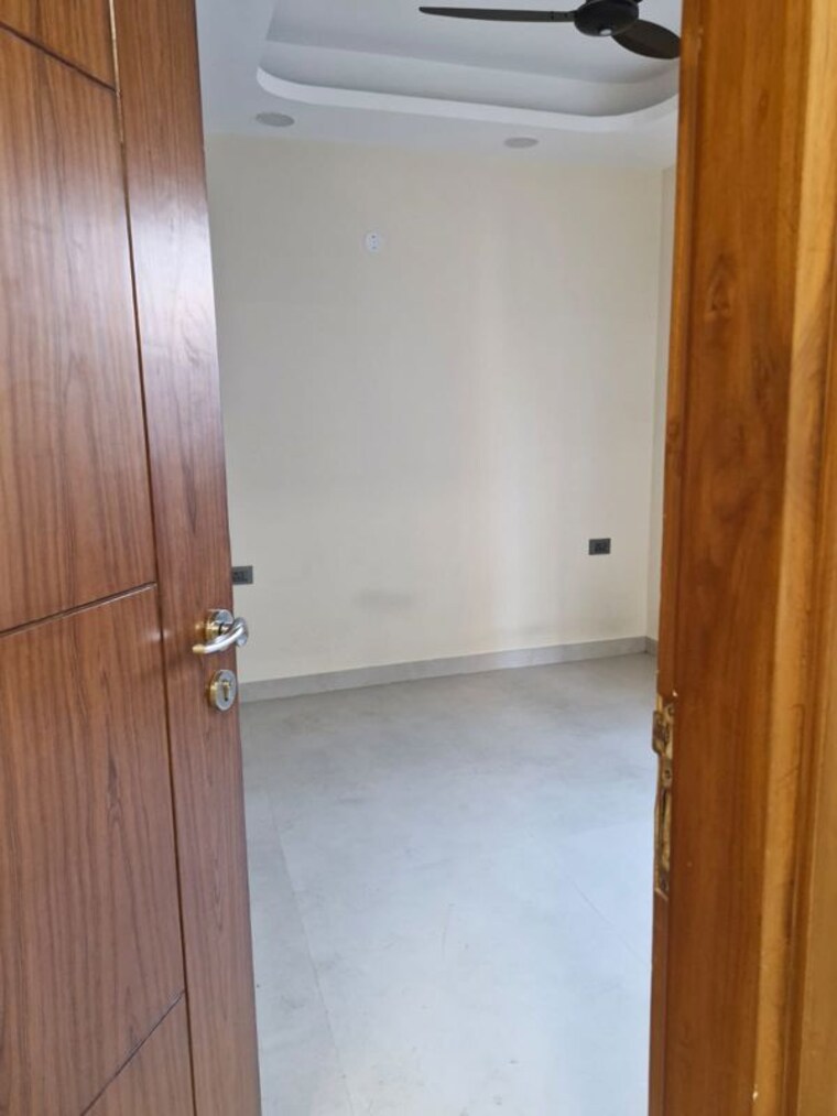 Room, ignou road 1 Bedroom 500 Sq.Ft. Builder Floor In Ignou Road Delhi 10525087