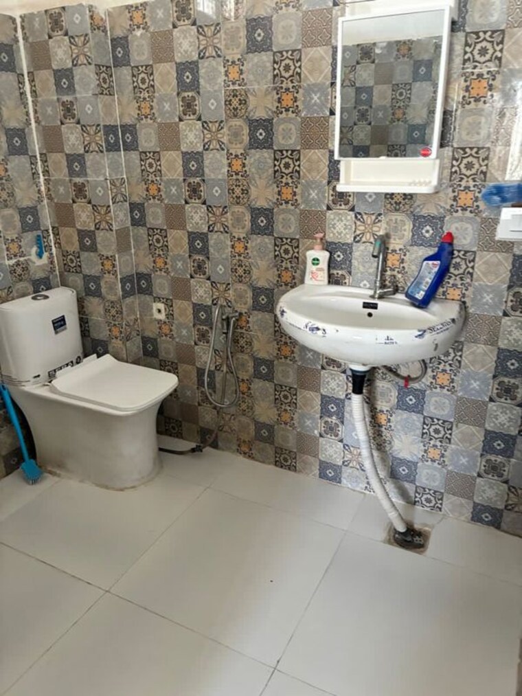 Bathroom, gaur-atulyam 1 RK 430 Sq.Ft. Apartment In Omicron I Greater Noida Greater Noida 10525104