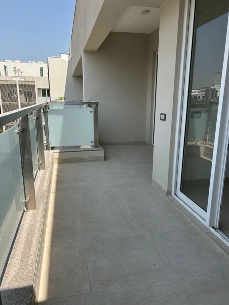 Balcony, dlf-independent-floors 4 Bedroom 235 Sq.Ft. Builder Floor In Dlf City Phase 3 Gurgaon 10525112