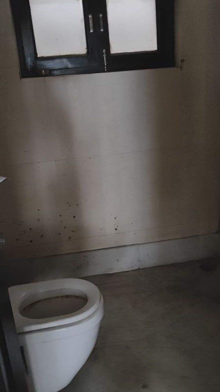 Bathroom, ansal-plaza-sector-23 2 Bedroom 1500 Sq.Ft. Builder Floor In Sector 23 Gurgaon 10525121
