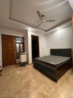 Room in 3 BHK Apartment at Chattarpur – for Rent