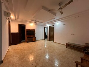 Room in 3 BHK Apartment at Chattarpur – for Rent