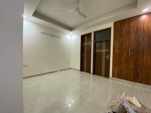 Room in 3 BHK Apartment at Chattarpur – for Rent