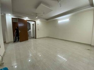 Room in 3 BHK Apartment at Chattarpur – for Rent