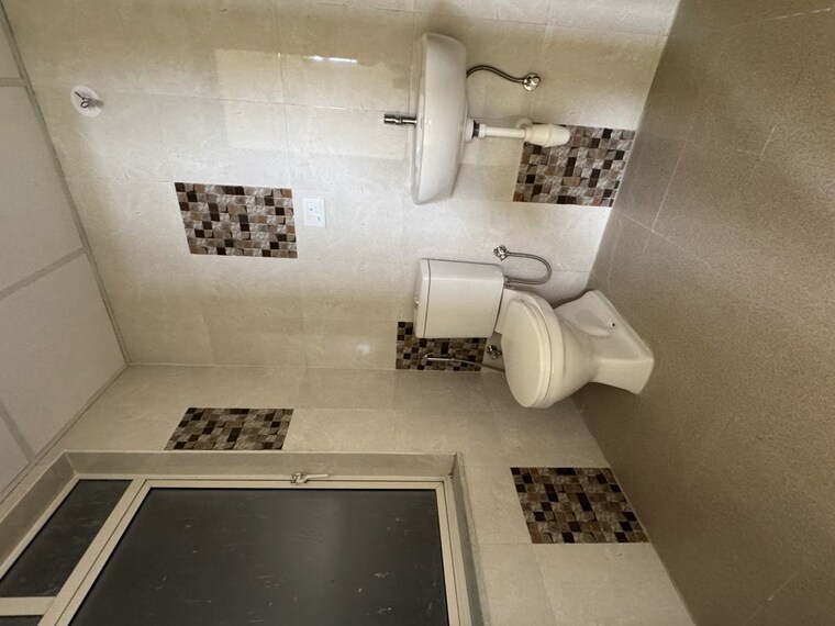 Attached Bathroom, mahindra-happinest-kalyan 2 Bedroom 850 Sq.Ft. Apartment In Kalyan West Thane 10525141
