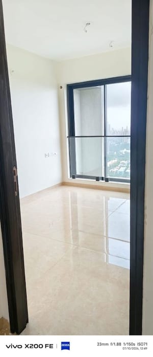 Room in 2 BHK Apartment at Dosti Eastern Bay, Wadala – for Rent