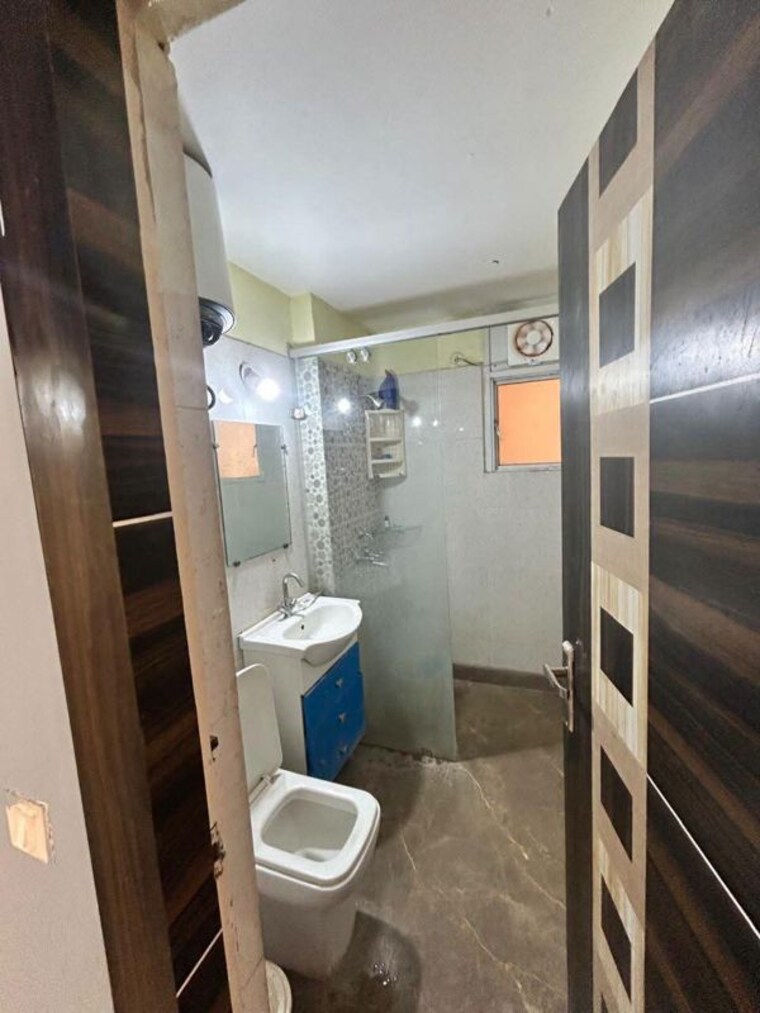 Bathroom, vihaan-heritage 2 Bedroom 950 Sq.Ft. Apartment In Sector 1 Greater Noida Greater Noida 10525283