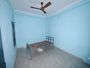 Room in 3 BHK Independent House at Uattardhona – for Rent