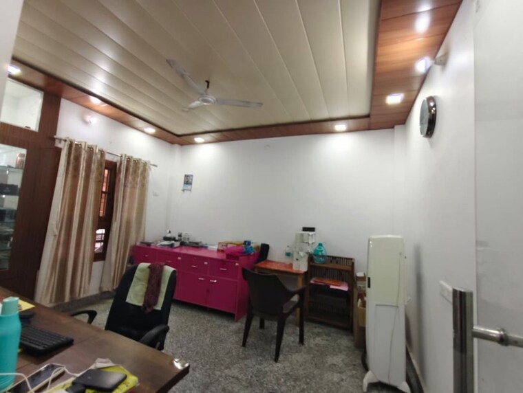 Gym, vineet khand 6 Commercial Office Space 600 Sq.Ft. In Vineet Khand 6 Lucknow 10525320