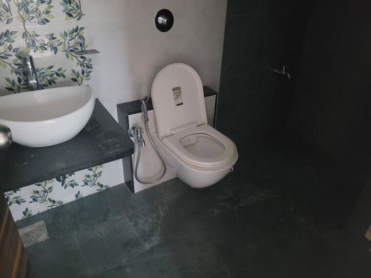 Bathroom, surmani-complex 3 Bedroom 1650 Sq.Ft. Apartment In Model Colony Pune 10525333