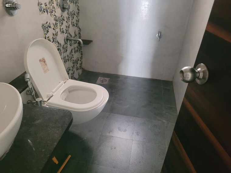 Bathroom, surmani-complex 3 Bedroom 1650 Sq.Ft. Apartment In Model Colony Pune 10525333