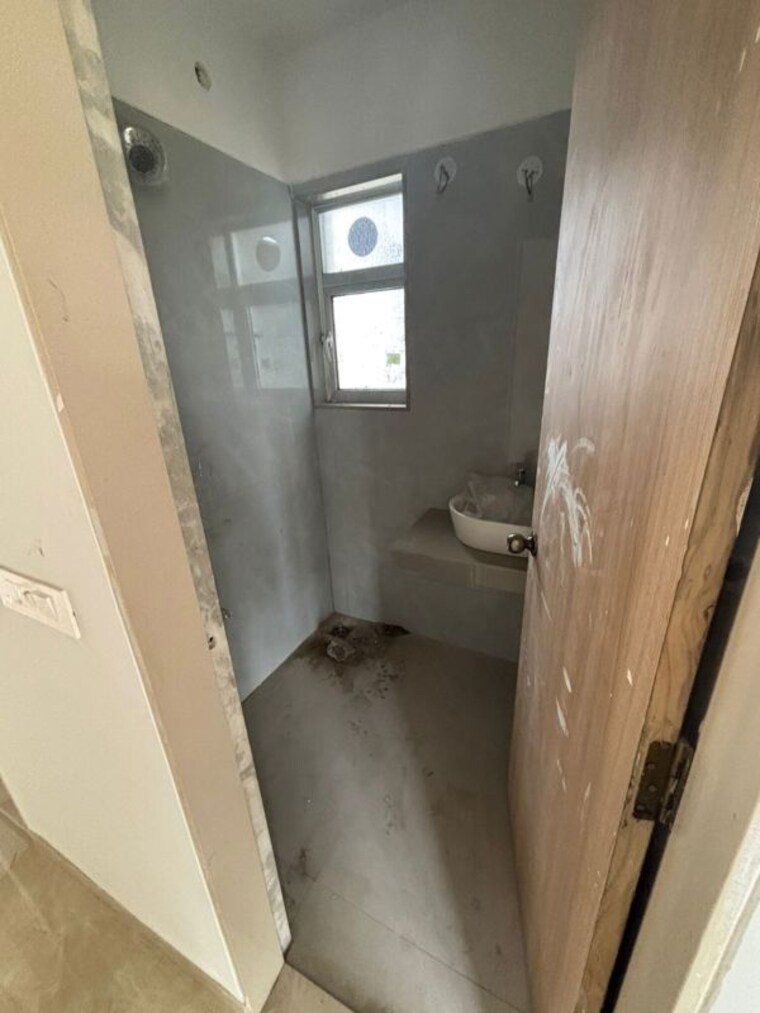 Bathroom, concrete-sai-swayam 1 Bedroom 485 Sq.Ft. Apartment In Chembur Mumbai 10525347