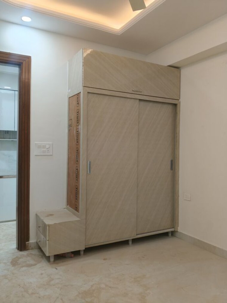 Room, sector 73 3 Bedroom 1500 Sq.Ft. Builder Floor In Sector 73 Noida 10525377