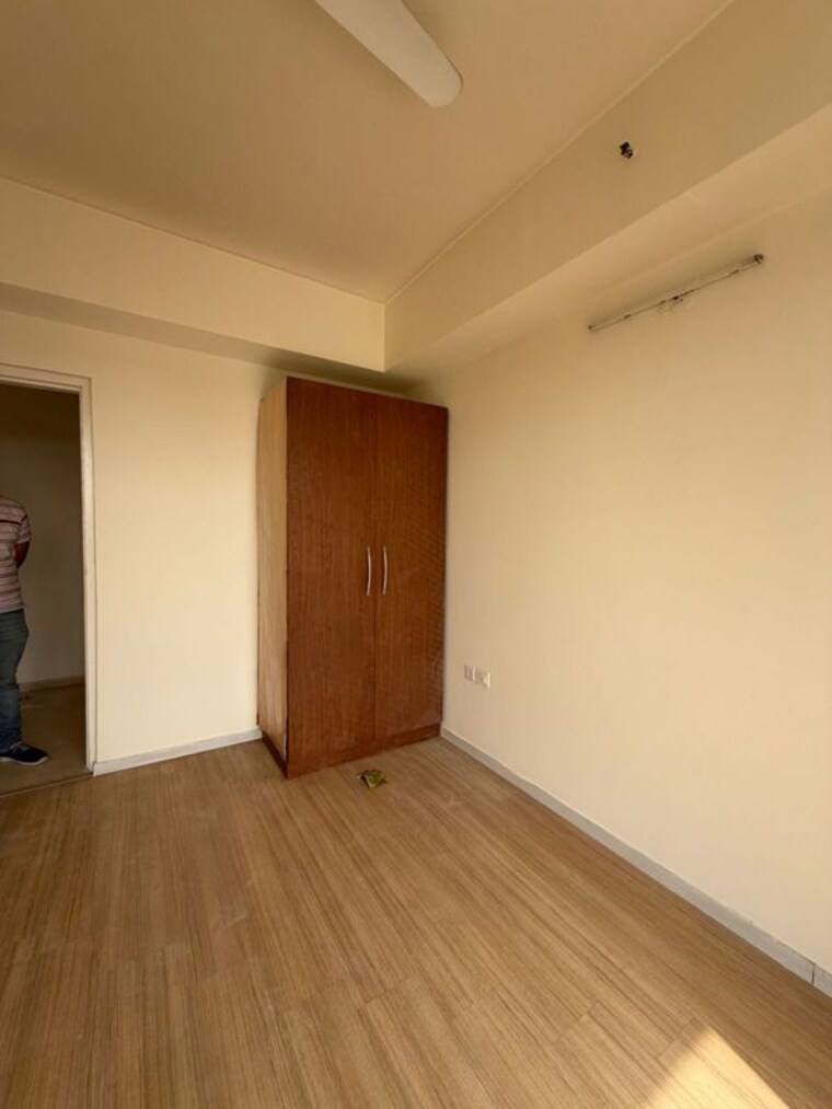 Room, dlf-the-skycourt 3.5 Bedroom 1670 Sq.Ft. Apartment In Sector 86 Gurgaon 10516539