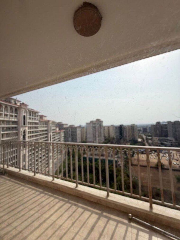 Balcony, dlf-the-skycourt 3.5 Bedroom 1670 Sq.Ft. Apartment In Sector 86 Gurgaon 10516539