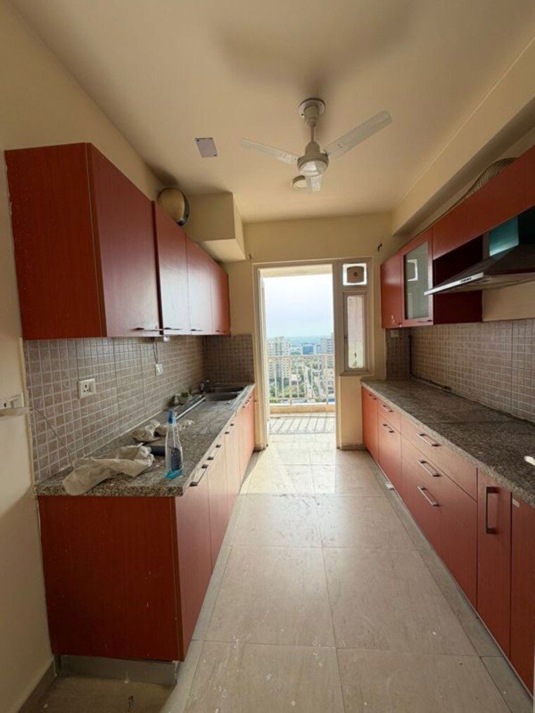Kitchen, dlf-the-skycourt 3.5 Bedroom 1670 Sq.Ft. Apartment In Sector 86 Gurgaon 10516539