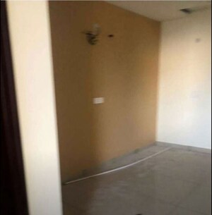 Room in 3 BHK Builder Floor at Sector 38 – for Rent
