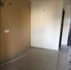 Room in 3 BHK Builder Floor at Sector 38 – for Rent
