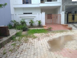 Parking in 5 BHK Independent House at Kharar Mohali Road – for Rent