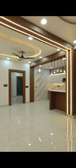 Room in 4 BHK Builder Floor at Niti Khand – for Sale