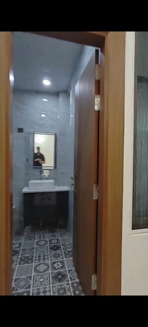 Furnished Amenities in 4 BHK Builder Floor at Niti Khand – for Sale