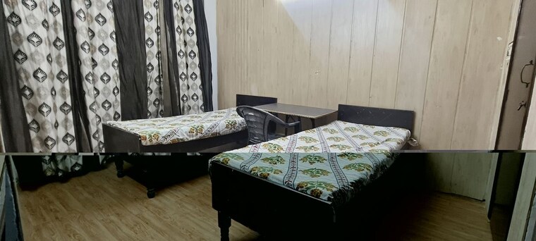 Bedroom, sector 16 Pg For Boys In Sector 16 10525402