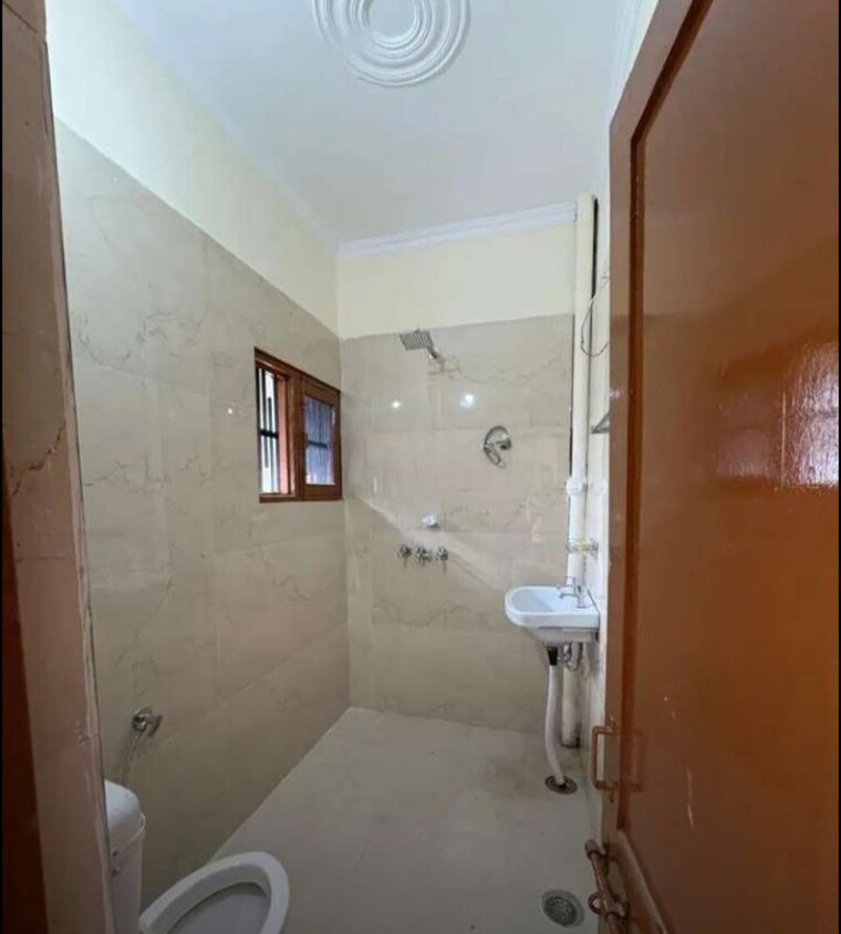 Bathroom, sector 45 2 Bedroom 700 Sq.Ft. Builder Floor In Sector 45 Chandigarh 10525413