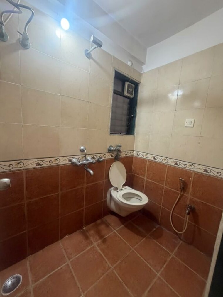 Bathroom, lodha-paradise 1 Bedroom 450 Sq.Ft. Apartment In Majiwada Thane 10525420