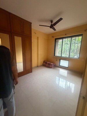Room in 1 BHK Apartment at Lodha Paradise, Majiwada – for Rent