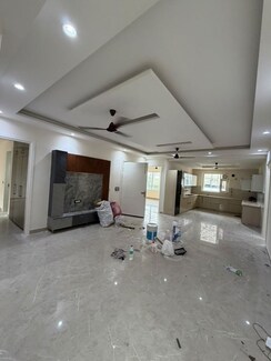 2 BHK + Servant Room,Study Room Builder Floor For Rent in Green Fields Colony