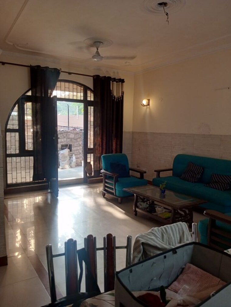 Living Room, palam-vihar-residents-association 3 Bedroom 1500 Sq.Ft. Builder Floor In Palam Vihar Gurgaon 10525439