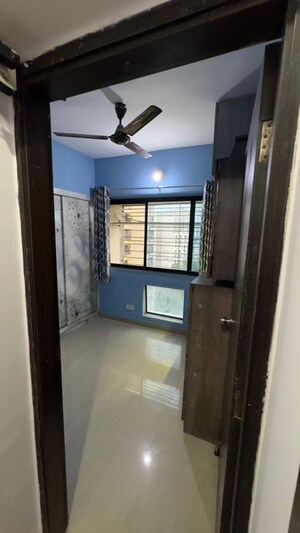 Room in 1.5 BHK Apartment at Runwal Pearl, Manpada – for Rent