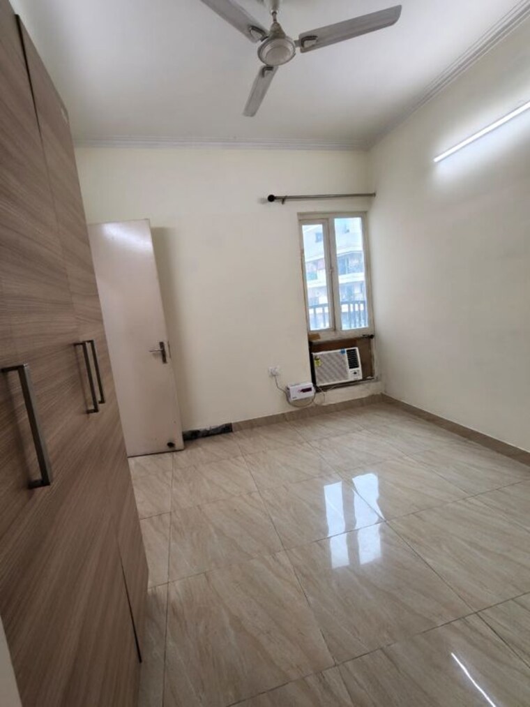 Room, gaur-city-2-14th-avenue 3 Bedroom 1175 Sq.Ft. Apartment In Sector 16c Greater Noida Greater Noida 10515653