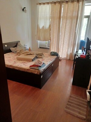 Bedroom in 4 BHK Builder Floor at Sector 23 – for Rent