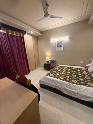 Bedroom in 3 BHK Builder Floor at Mandi – for Rent