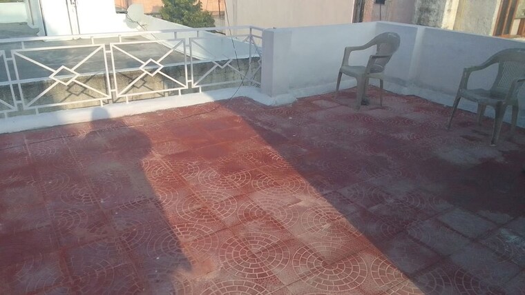 Bedroom, chittaranjan park 3 Bedroom 160 Sq.Yd. Builder Floor In Chittaranjan Park Delhi 10525490