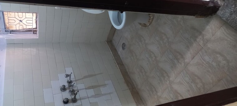 Bathroom, ip extension 1 Bedroom 750 Sq.Ft. Apartment In Ip Extension Delhi 10525495