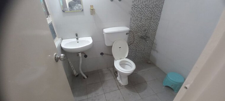 Bathroom, signature-global-solera-2 2 Bedroom 620 Sq.Ft. Apartment In Sector 107 Gurgaon 10525498